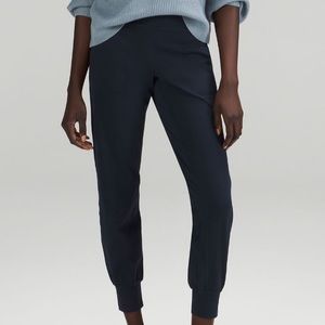 Lululemon Full length align high-rise joggers NAVY (size 2)